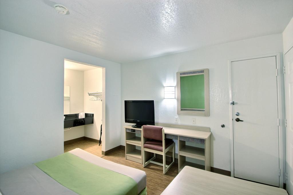 Motel 6 Milwaukee West - Brookfield Værelse billede