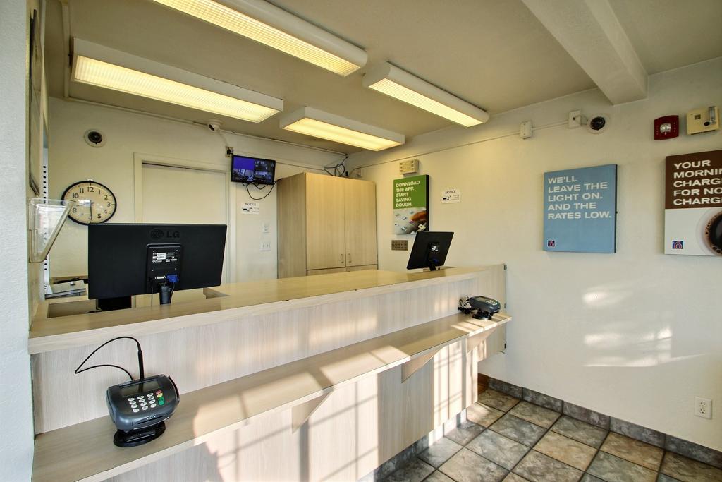 Motel 6 Milwaukee West - Brookfield Eksteriør billede