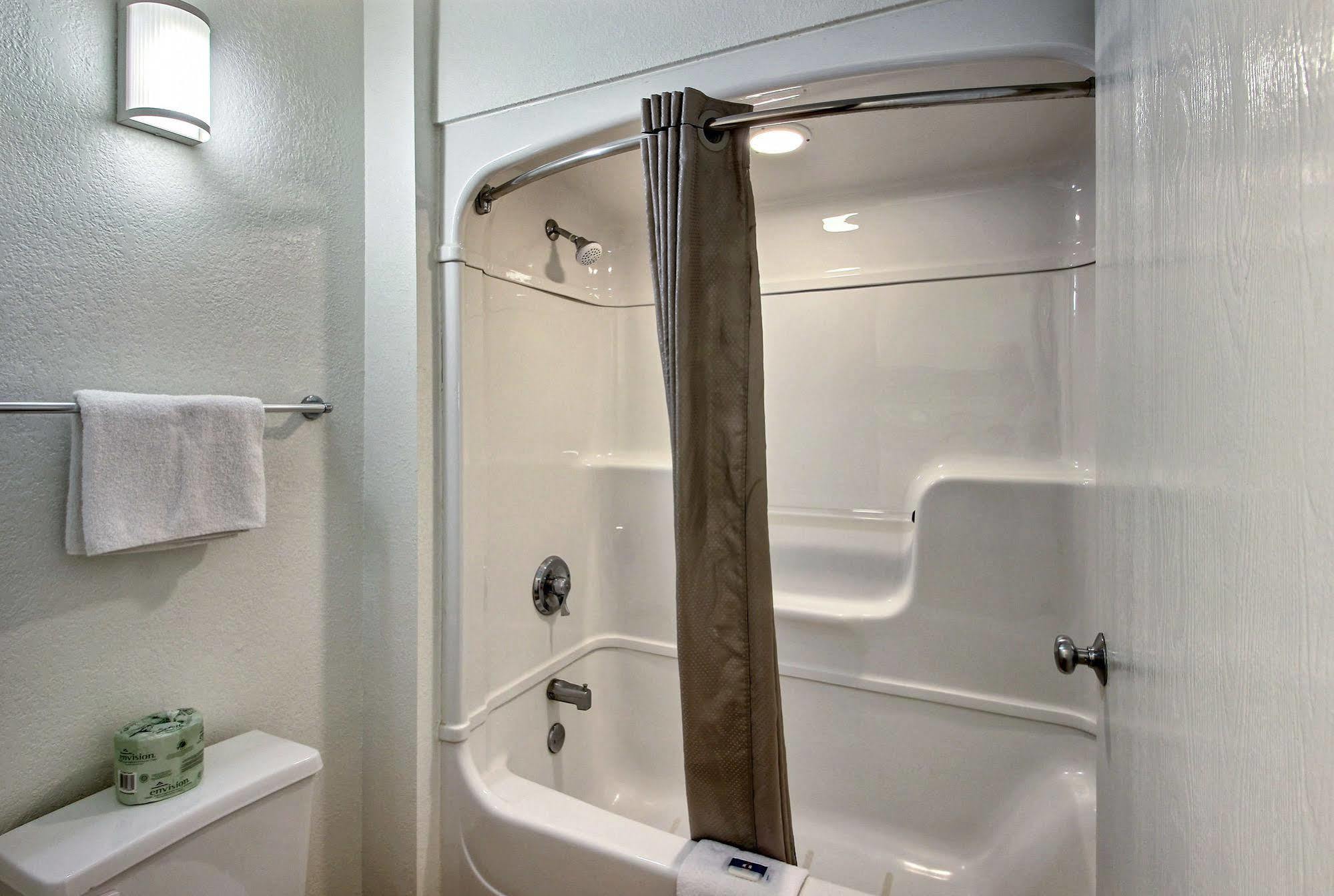 Motel 6 Milwaukee West - Brookfield Eksteriør billede